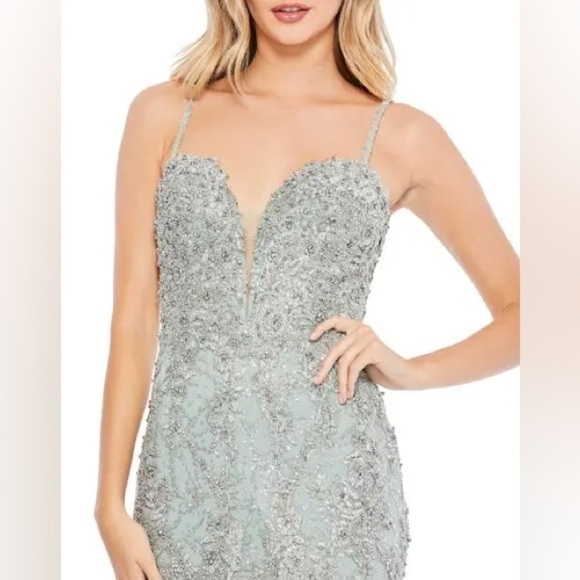 Mac Duggal A20242 NWOT EMBELLISHED SLEEVELESS PLUNGE NECK TRUMPET GOWN - Picture 3 of 7